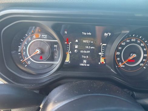 Used 2024 Jeep Wrangler Willys image 17