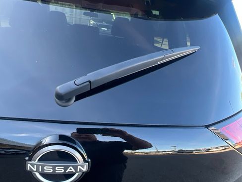 Used 2023 Nissan Rogue S AWD/4WD image 32