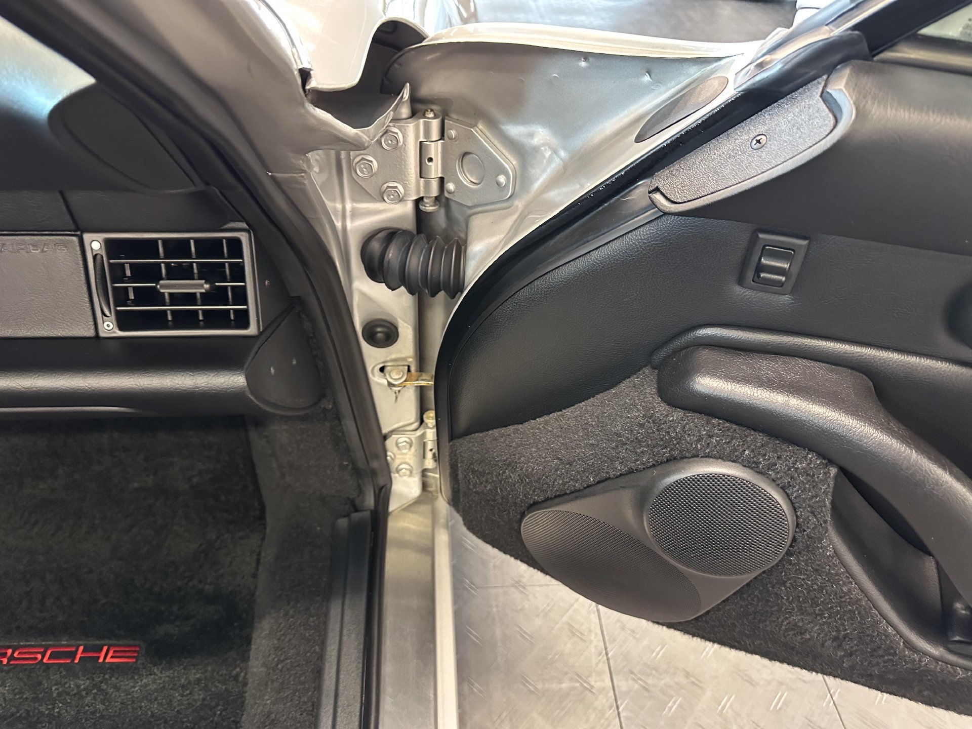 Used 1998 Porsche 911 Carrera RWD image 83