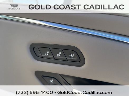 Used 2024 Cadillac Escalade Premium Luxury Platinum image 8