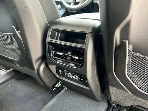 Used 2024 Jeep Grand Cherokee Limited w/ Black Appearance Package image 45