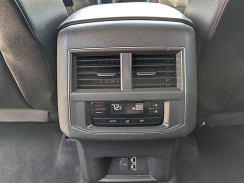 Used 2018 Volkswagen Atlas SE FWD image 30