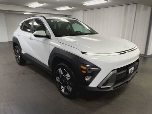 Used 2025 Hyundai Kona SEL image 2