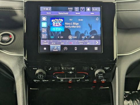 New 2025 Jeep Grand Cherokee Altitude image 26