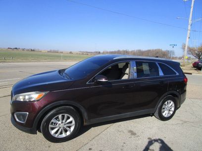 Used 2016 Kia Sorento LX w/ LX Convenience Package
