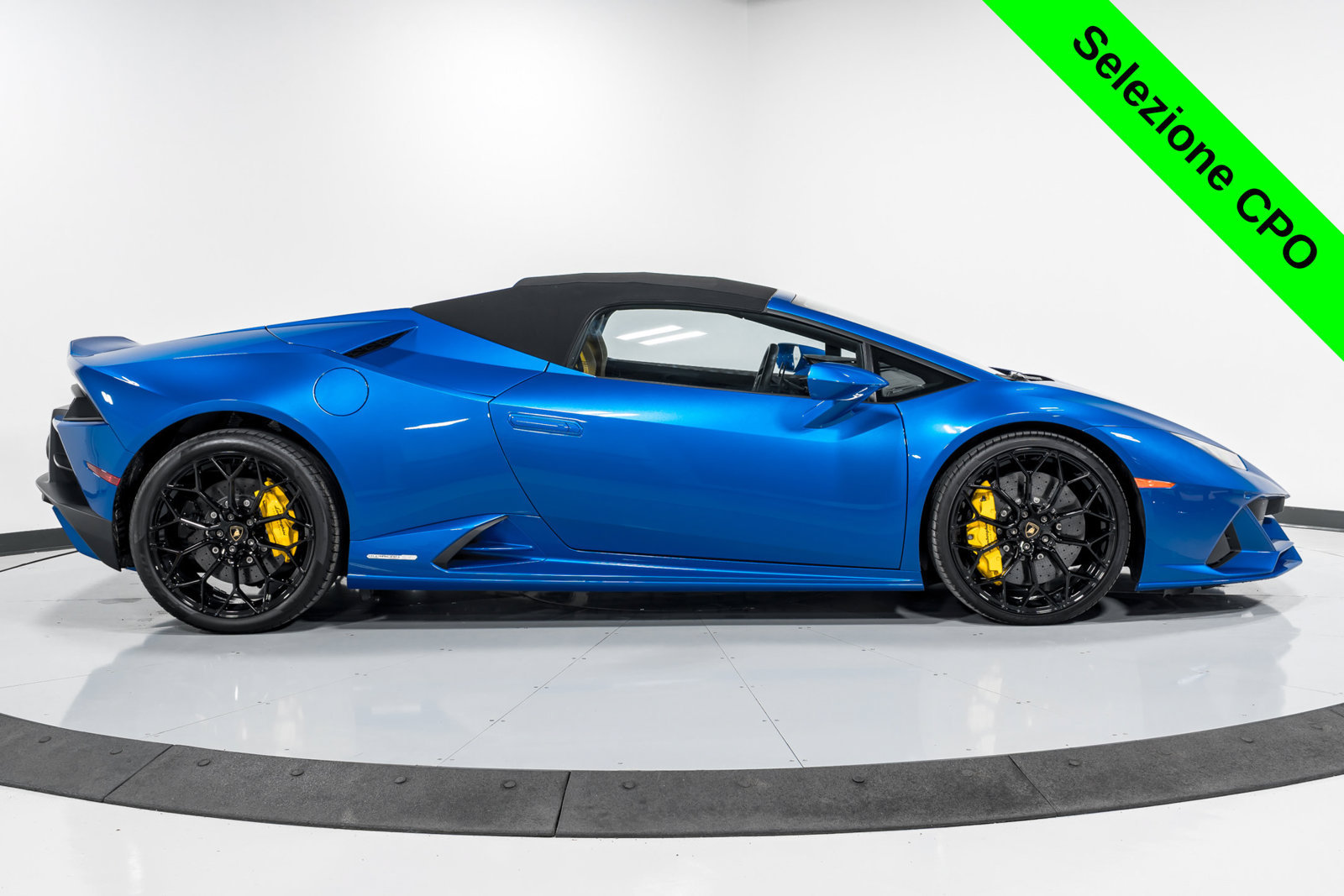 Used 2023 Lamborghini Huracan EVO AWD/4WD image 39