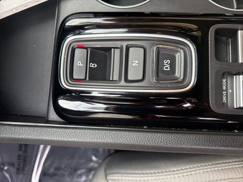 Used 2023 Honda Pilot LX image 18