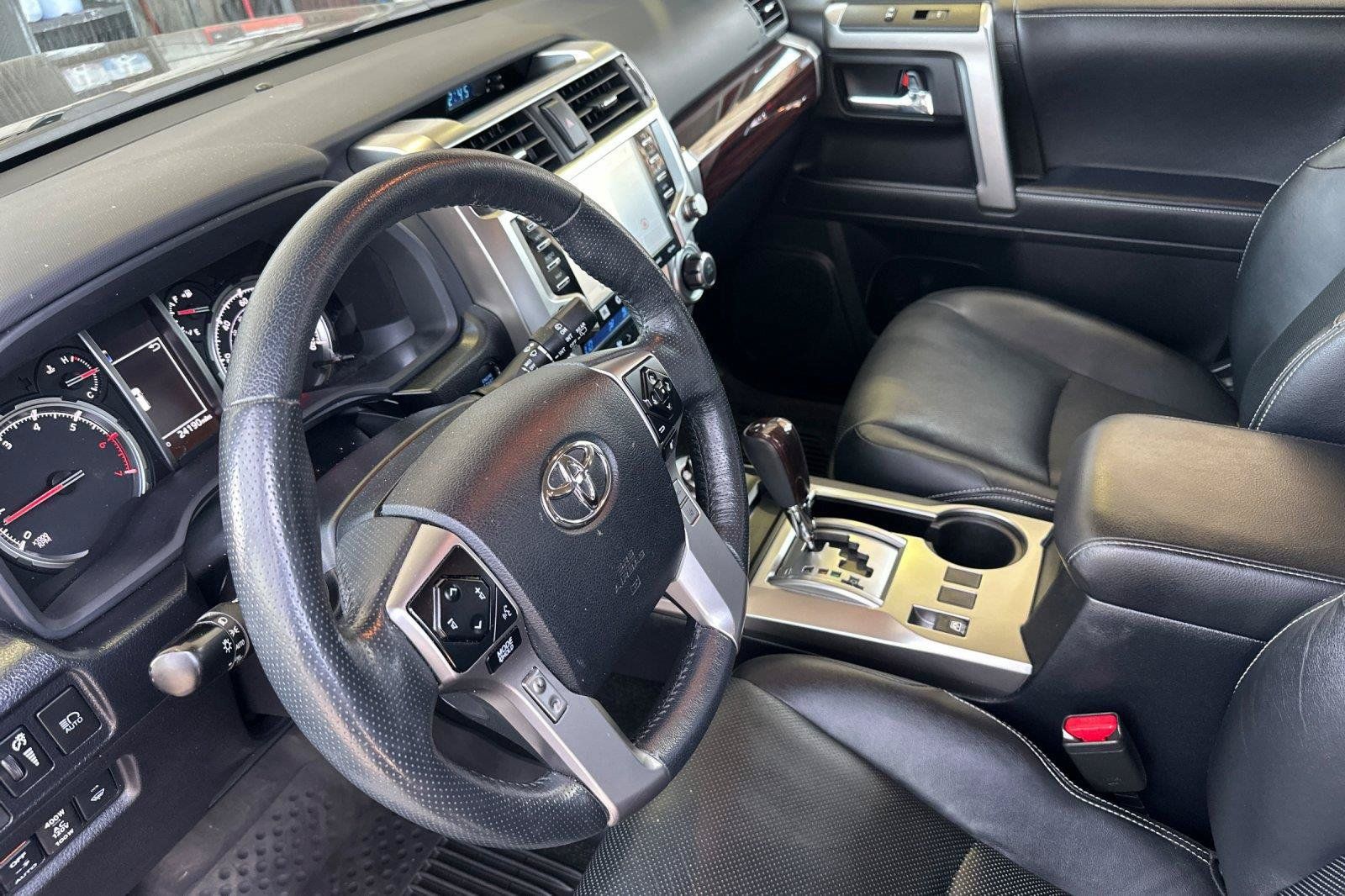 Used 2023 Toyota 4Runner Limited AWD/4WD image 10