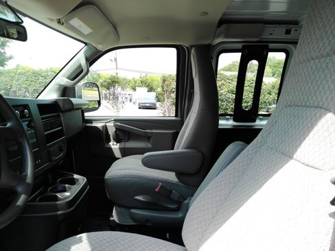 Certified 2025 Chevrolet Express 2500 w/ Driver Convenience Package RWD image 20