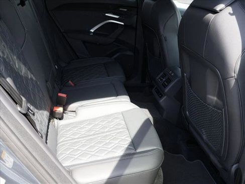 New 2025 Audi SQ5 Prestige AWD/4WD image 17