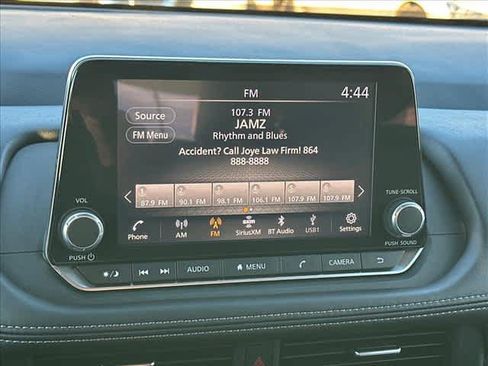 Used 2025 Nissan Rogue SV w/ SV Premium Package FWD image 23