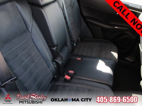 Used 2023 Mitsubishi Outlander SE Black Edition image 13