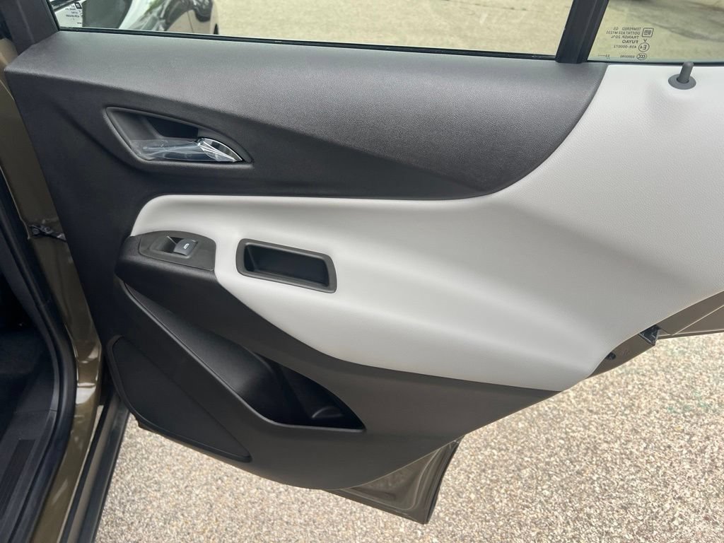 Used 2024 Chevrolet Equinox LT AWD/4WD image 17