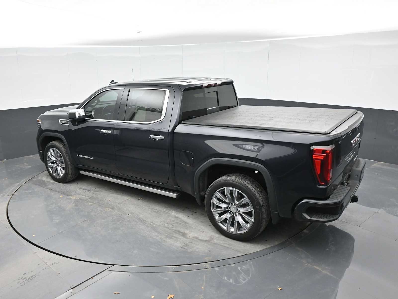 Used 2023 GMC Sierra 1500 Denali w/ Denali Reserve Package AWD/4WD image 12