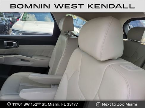 Used 2023 Kia Sorento SX image 10