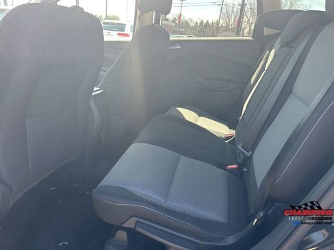 Used 2017 Ford Escape SE w/ Equipment Group 201A image 10