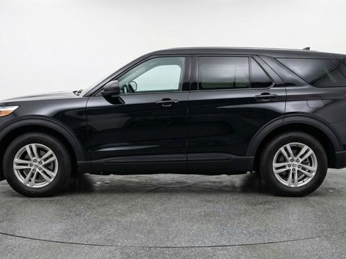 Used 2024 Ford Explorer XLT w/ Equipment Group 202A image 5
