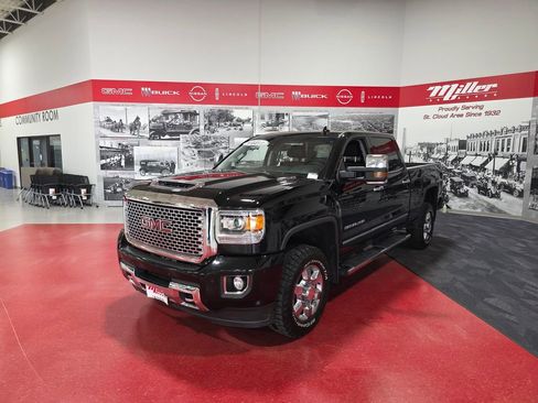 Used 2017 GMC Sierra 3500 Denali w/ Duramax Plus Package AWD/4WD image 9
