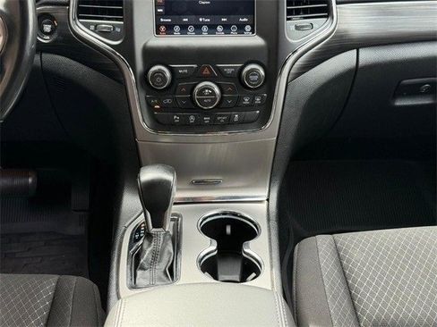 Used 2021 Jeep Grand Cherokee Laredo image 15