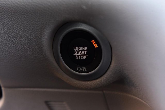 Used 2024 Chrysler Pacifica Touring-L FWD image 18