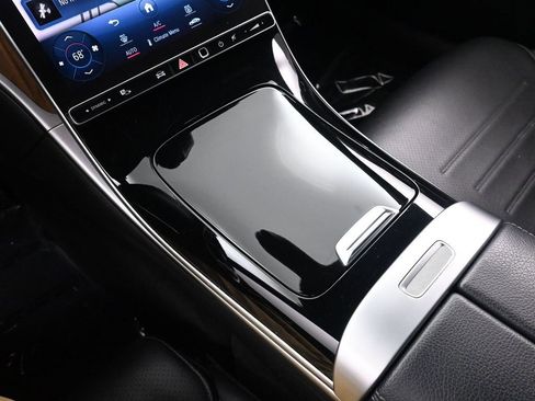 Used 2023 Mercedes-Benz C 300 4MATIC Sedan image 44