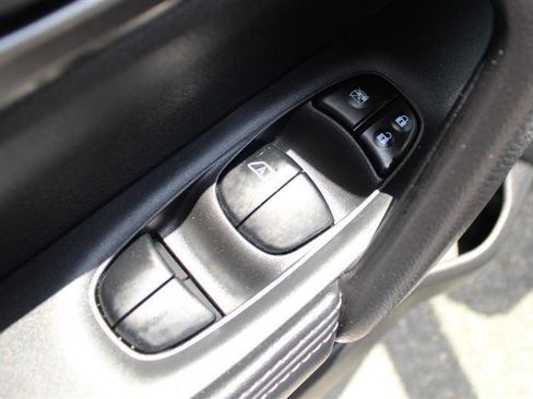 Used 2018 Nissan Rogue Sport S AWD/4WD image 12