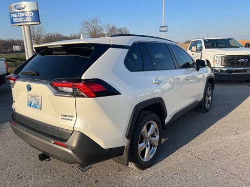 Used 2020 Toyota RAV4 Limited image 5