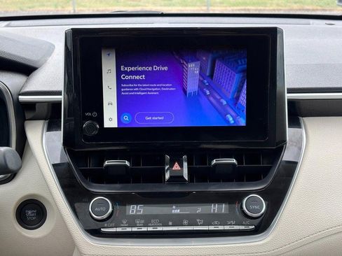 Used 2024 Toyota Corolla Cross XLE image 13