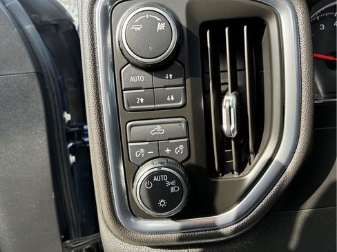 Used 2019 Chevrolet Silverado 1500 LT w/ All-Star Edition AWD/4WD image 21