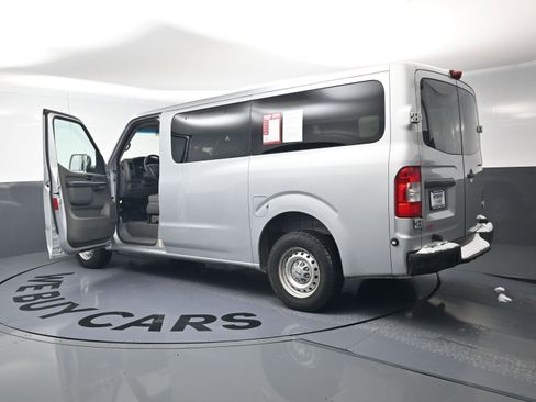 Used 2017 Nissan NV 3500 S w/ Power Package image 28