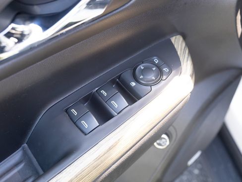 Used 2019 GMC Acadia Denali w/ GMC Pro Grade Package AWD/4WD image 15