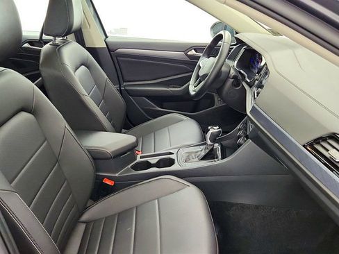 Used 2023 Volkswagen Jetta SE w/ Panoramic Sunroof Package FWD image 19