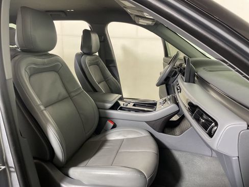 Used 2020 Lincoln Aviator Reserve AWD/4WD image 22