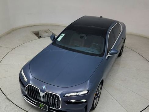 Used 2023 BMW i7 xDrive60 image 85