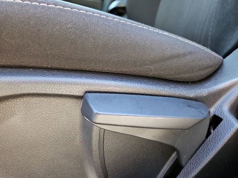 Used 2018 Ford Focus SEL FWD image 21