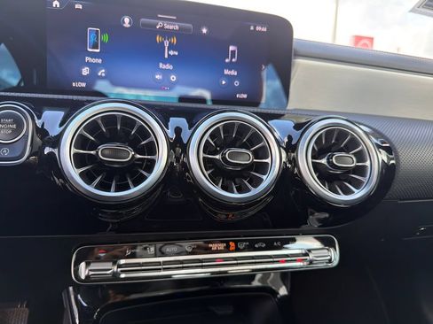 Used 2025 Mercedes-Benz CLA 250 4MATIC image 45