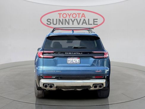 Used 2025 GMC Acadia Denali w/ Super Cruise Package image 8