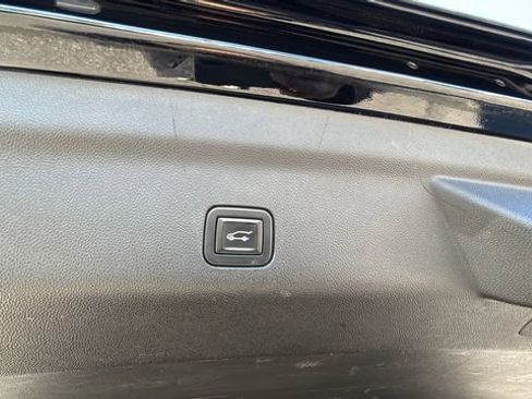 Used 2021 Chevrolet Tahoe RST w/ Luxury Package image 40