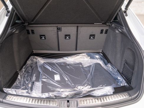 Certified 2025 Porsche Macan image 24