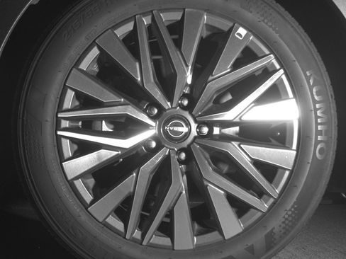 Used 2025 Nissan Altima 2.5 SV image 11