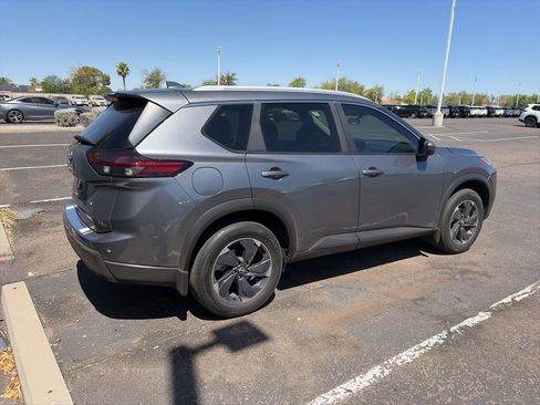 Certified 2024 Nissan Rogue SV w/ SV Premium Package FWD image 6