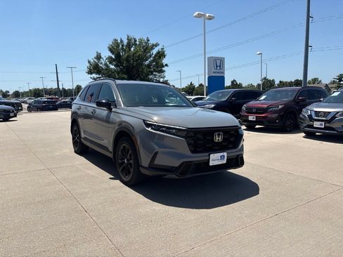 Used 2024 Honda CR-V Sport image 3