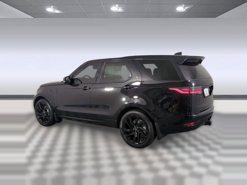 Used 2025 Land Rover Discovery Dynamic SE image 3