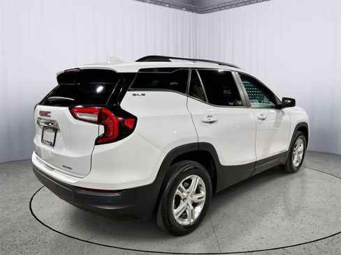 Used 2023 GMC Terrain SLE w/ Driver Convenience Package image 6