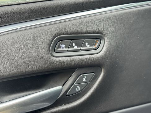 Used 2021 Cadillac Escalade Premium Luxury w/ Driver Assist Tech Package image 18