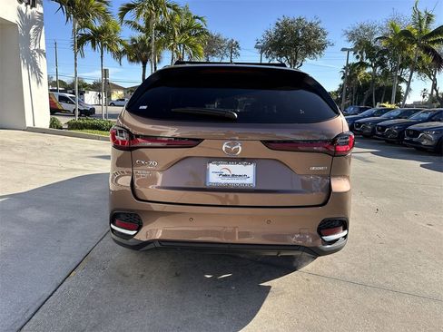 Used 2025 MAZDA CX-70 3.3 Turbo w/ Premium Plus Pkg image 3