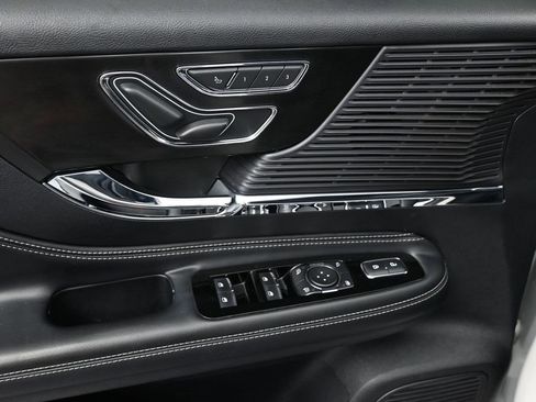 Used 2022 Lincoln Corsair FWD w/ Premium Package image 11