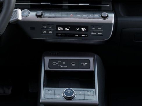 Used 2025 Hyundai Kona SEL AWD/4WD image 16
