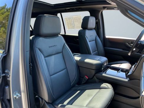 Used 2025 GMC Yukon XL Denali w/ Sun & Power Step Package AWD/4WD image 16