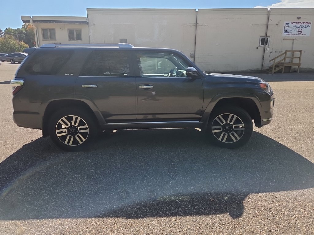 Used 2018 Toyota 4Runner Limited AWD/4WD image 17